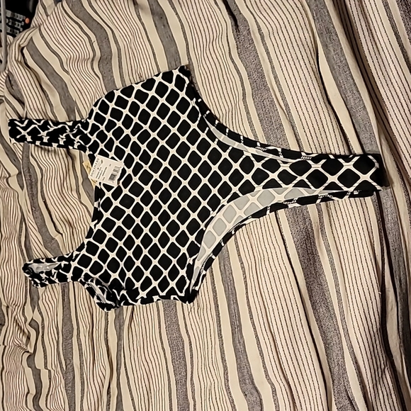 Body suit - Picture 2 of 2